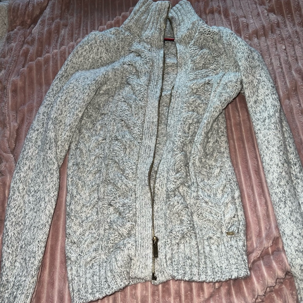 Tommy Hilfiger sweater
